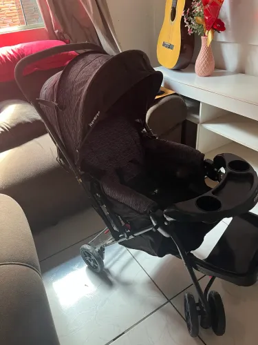 Bebê conforto e carrinho de bebê 