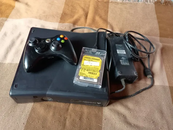 Xbox 360 Slim com controle Original