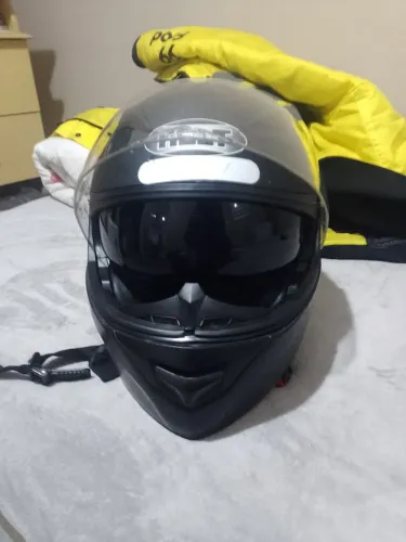 Capacete Robocop em perfeito estado