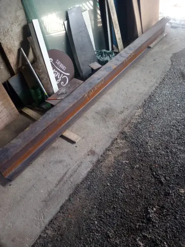 Vendo uma viga de aço 25 cm x 3.00 metros