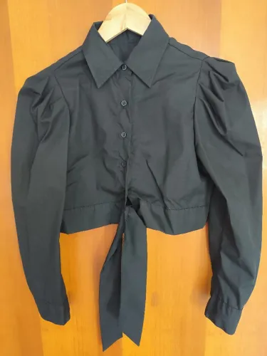 Camisa cropped com amarração