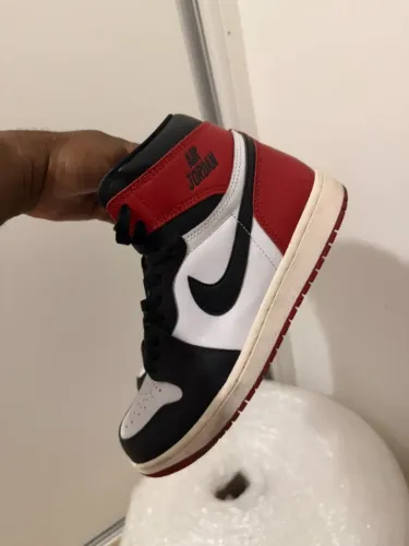 Tênis Air Jordan 1 High OG Black Toe Reimagined