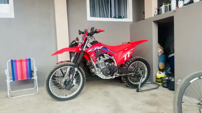CRF 250f 2024 rica em acessórios