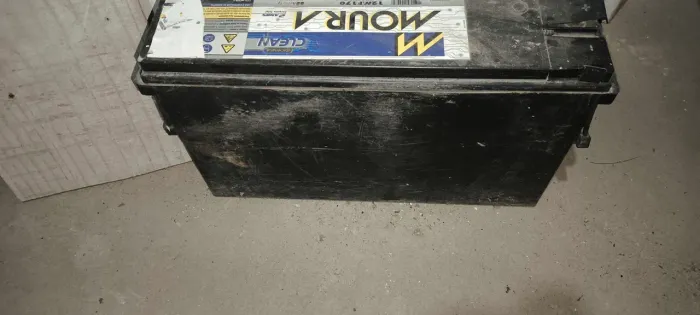 Vendo bateria estacionária moura SUCATA 