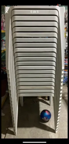 Vende - se jogos de mesa e cadeiras 