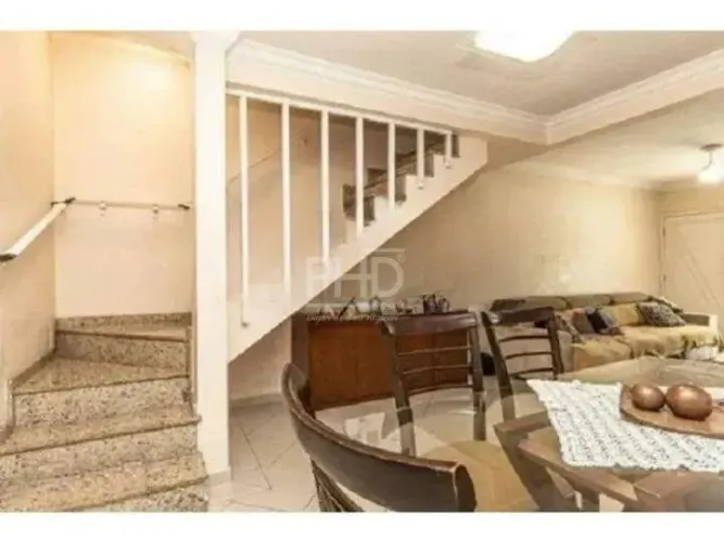 Casa de 3 dormitórios com 3 suítes, vaga para 3 veículos em Campestre, Santo André Alugue