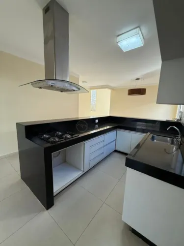 Casa Moderna à Venda no Condomínio Parque Pontal
