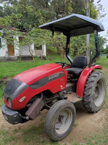 Vendo trator Agrale 4100 ano 2010