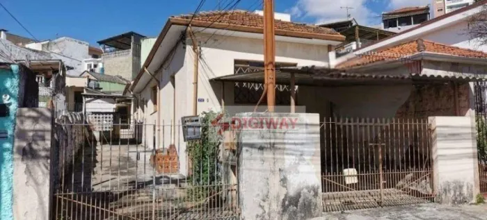 Terreno com casa velha para demolir