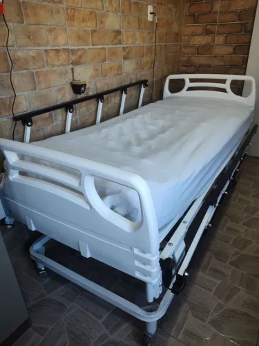 Vendo cama hospitalar Pilati acima de 200kl