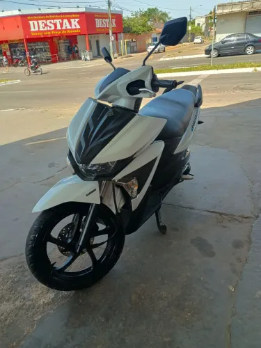 Vendo neo automática, moto de consórcio falta 24 parcelas de média 200 reais .