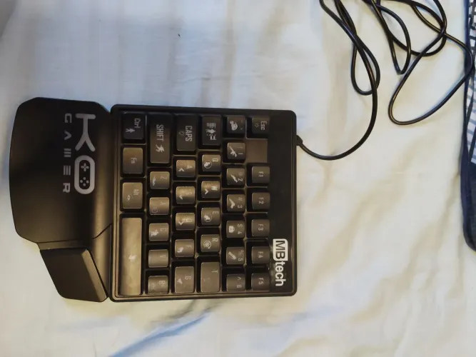 Teclado gamer de uma mão MBtech