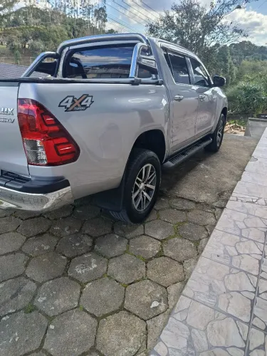 Toyota Hilux CD SRV 4X4 2.8 TDI Diesel Aut. 2019