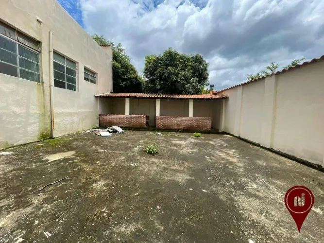 Casa com 3 dormitórios para alugar, 340 m² por R$ 3.200,00/mês - Brasilia - Sarzedo/MG