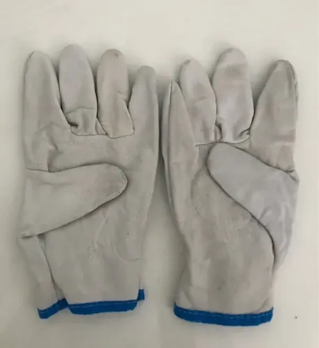 Luvas de couro