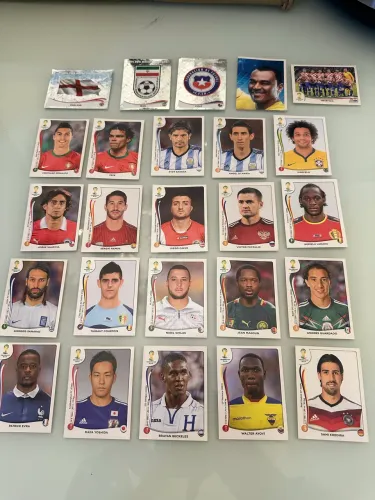 Vendo lote FIGURINHAS COPA DO MUNDO 2014 PANINI