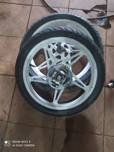 Roda traseira 16 dianteira 17 moto