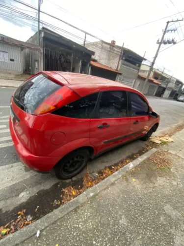 Ford Focus 1.8 16V 5P 2001