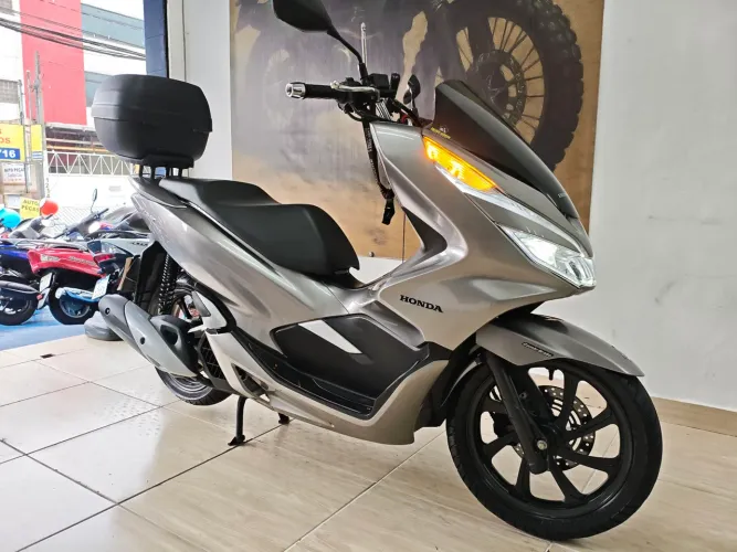 HONDA PCX 150 2019 - EXCELENTE ESTADO 