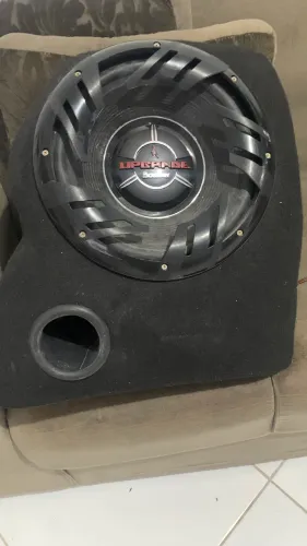 Subwoofer bomber upgrade +caixa feita sob medida para gol não ocupa espaço na mala