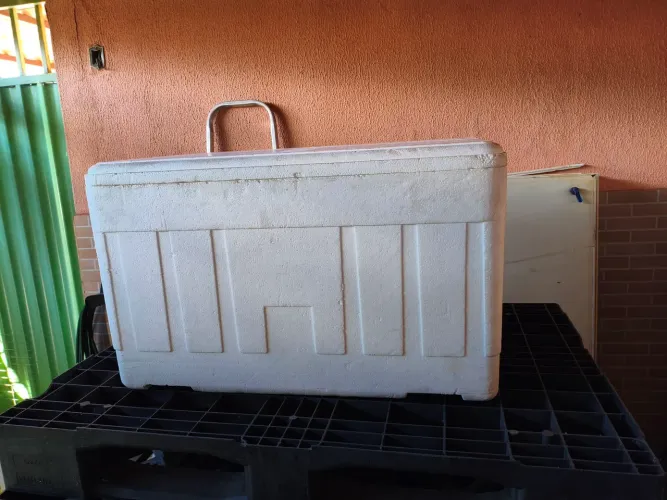 Caixa de isopor 135 Litros