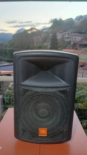 Caixa Ativa JBL JS 12