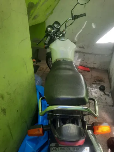 Vende-se moto 