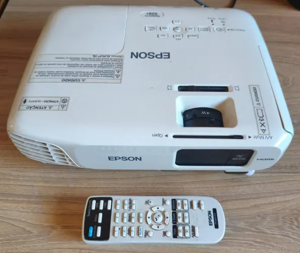 Projetor Epson Powerlite x24+