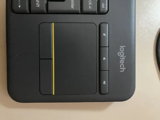 Teclado sem fio K400 Plus TV Touchpad Integrado ABNT2 Preto Logitech