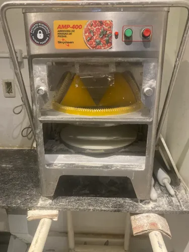 MÁQUINA ABRIDOR DISCO DE PIZZA SKYMSEN 