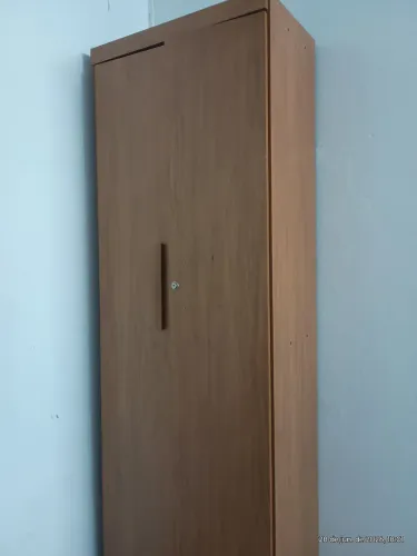 Guarda roupa de duas portas, troco por cômoda