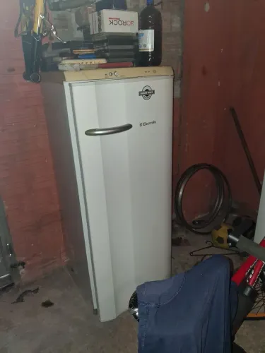 Geladeira Electrolux 280l