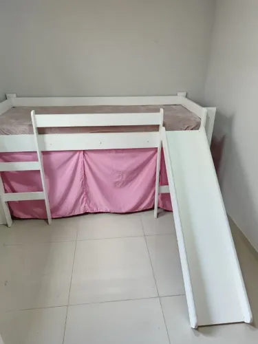 Cama Infantil com Escorregador + Colchão (Ótimo estado)