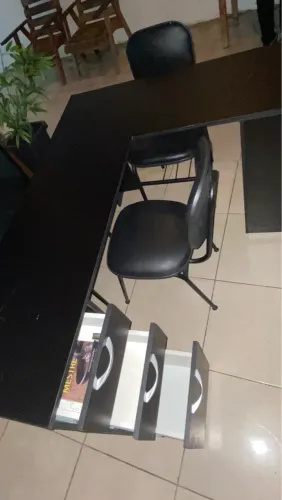 Mesa L de escritório ou para estudos 