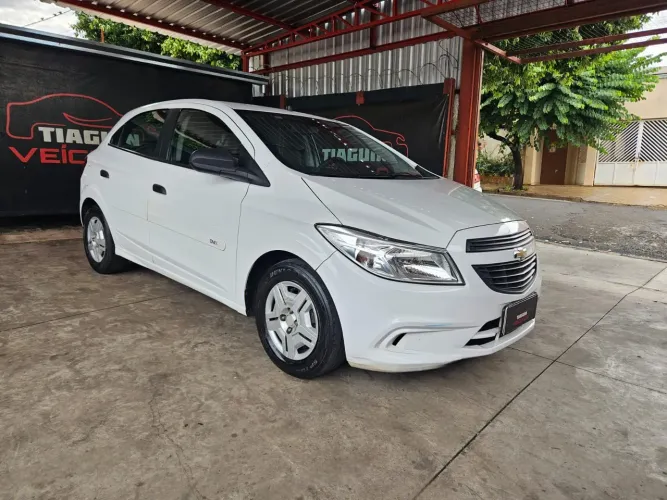 Chevrolet Onix JOY Hatch 1.0 8V Flex Mec. 4P 2018