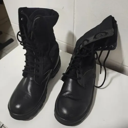 Coturno preto com lona preta