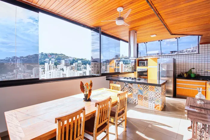 Cobertura com um belo gourmet, 4 quartos e vista para venda