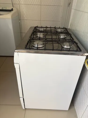 Vendo Fogão em excelente estado 350,00