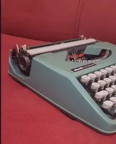  Olivetti Lettera 82 antiga conservada