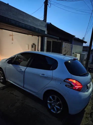 Peugeot 208 Active Pack 1.6 Flex 16V 5P Aut. 2015