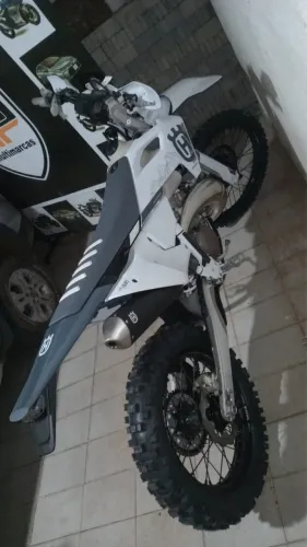 Husqvarna zera sem uso com todos protetores 