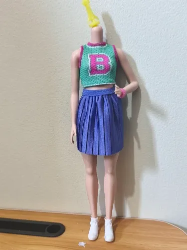 Corpo Barbie fashionista 232 com todos os acessorios