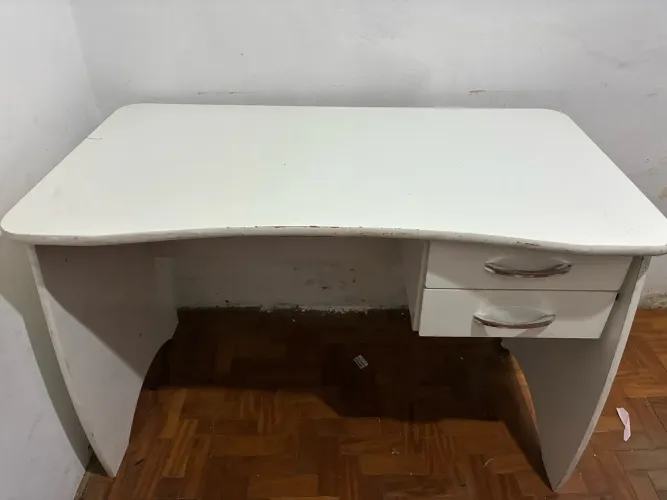 Escrivaninha branca duas gavetas