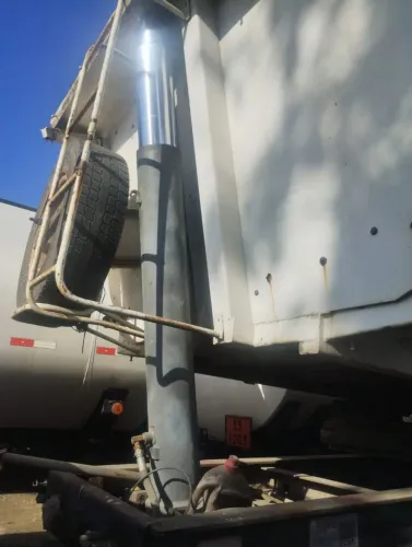 Carreta Caçamba 3 Eixos / Pneus