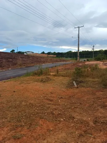 Terreno com uma construção de casa no Residêncial Amazonas 2
