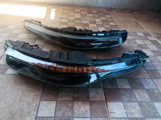 Par de farol fiat Toro