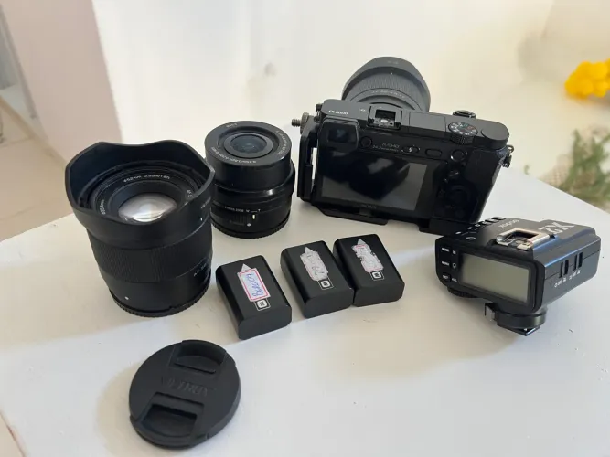 Sony A6000 + 3 lentes + rádio flash godox