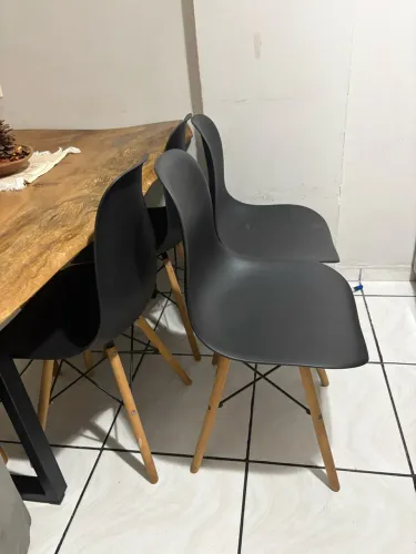 4 cadeiras pé palito preta, Charles Eames Eiffel.