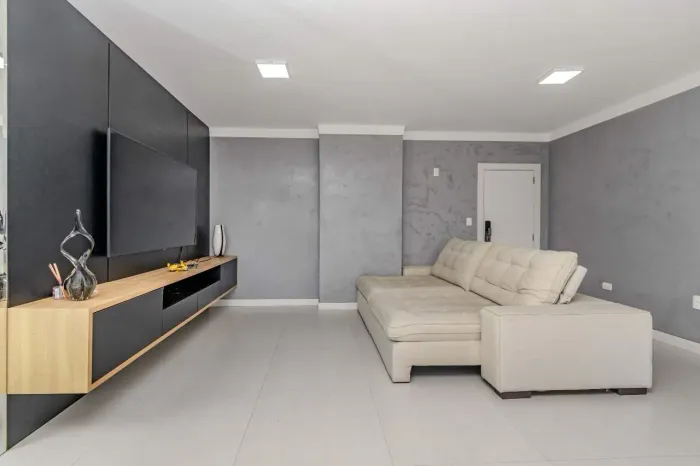 Apartamento a venda com 4 dormitórios na quadra do mar em Balneário Camboriú