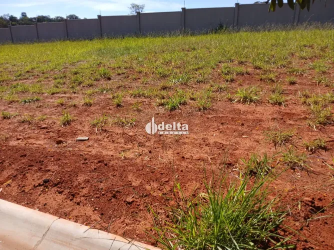 Terreno disponível para venda no bairro Portal do Vale em Uberlândia-MG